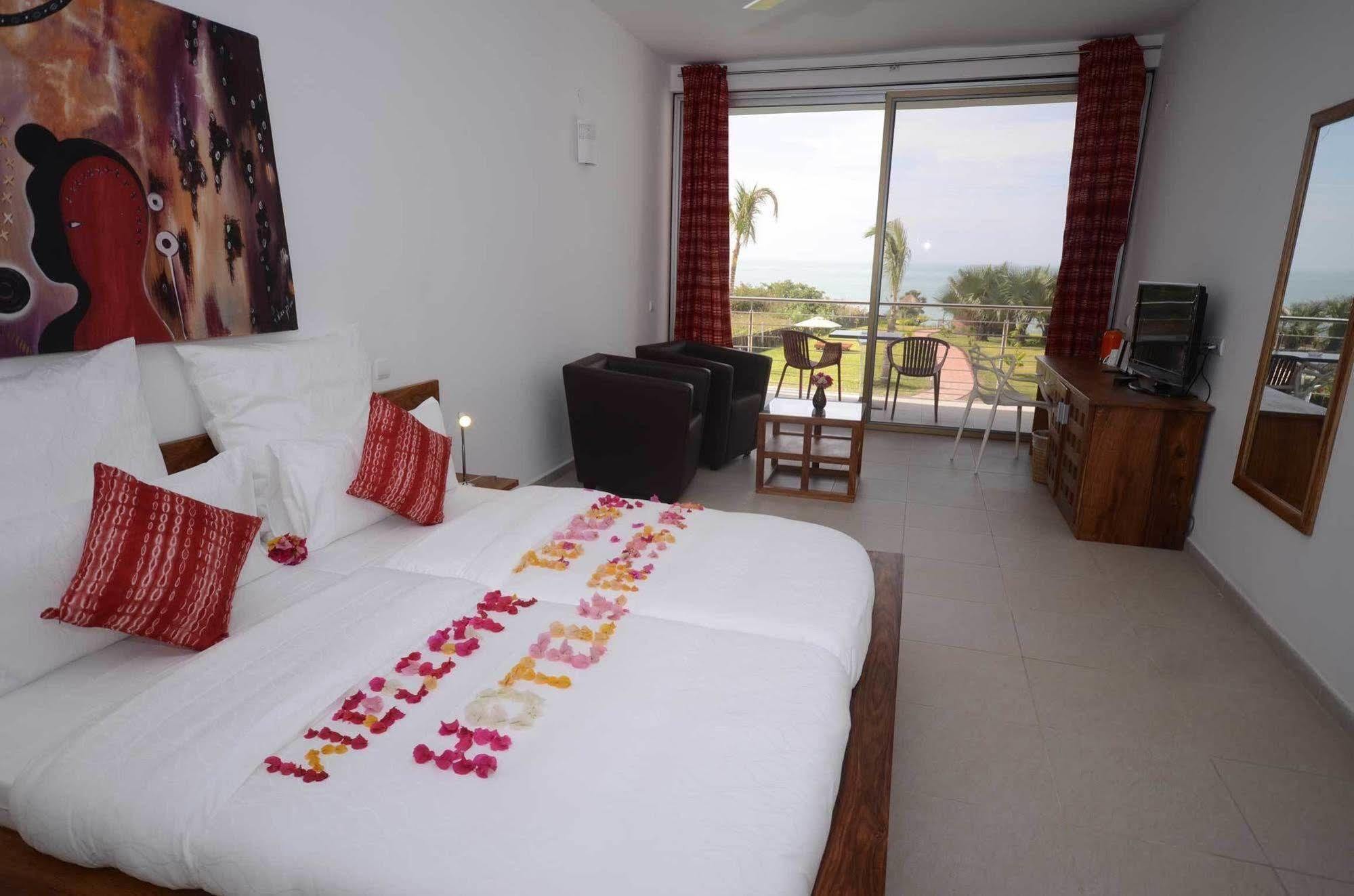 Leo'S Beach Hotel - Adults Only Brufut Dış mekan fotoğraf